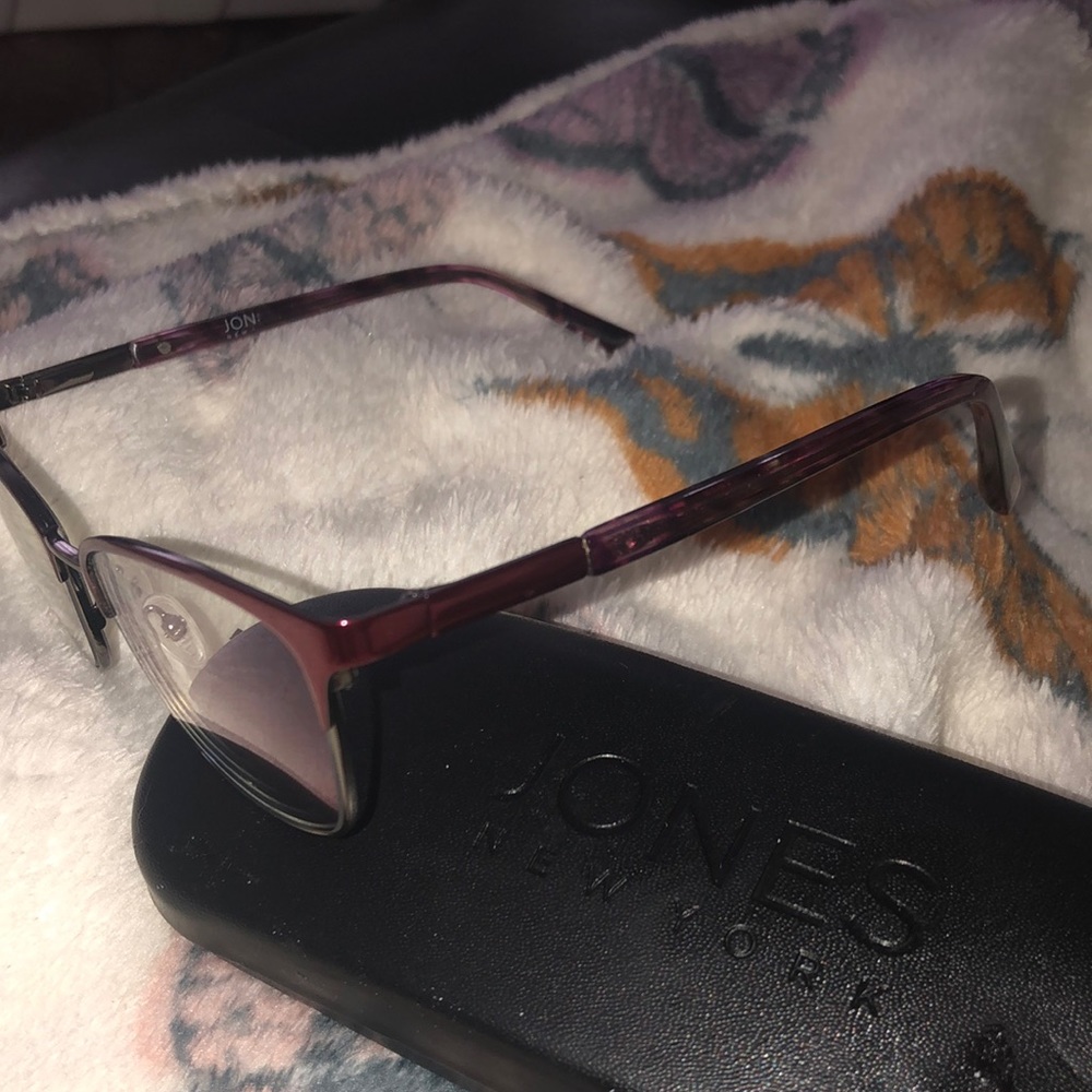 Jones - Picture 3 of 4